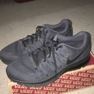 Men’s size 10 black nike airmax